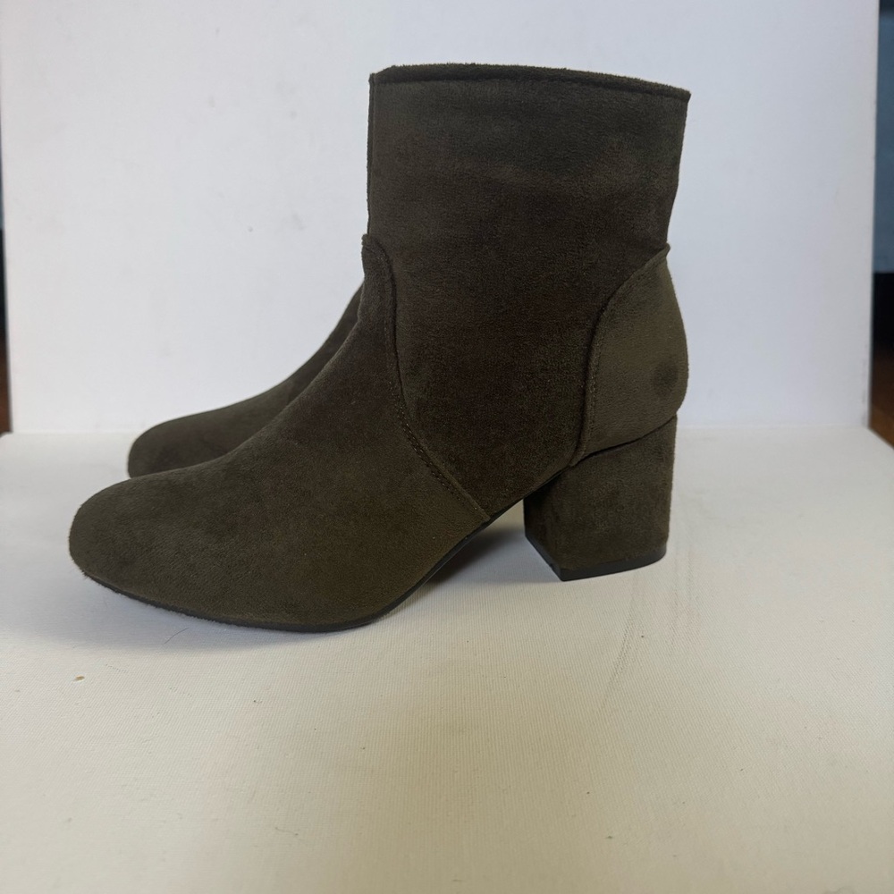 Elegant Olive Ankle Booties Size 8 - Picture 10 of 12